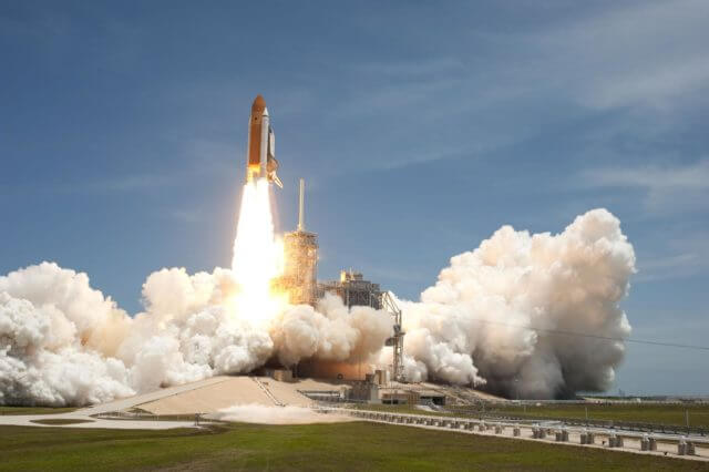 launch of space shuttle atlantis
